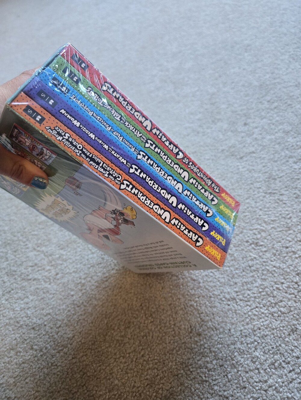 Captain Underpants Colossal Color Collection – 5 Book Box Set - Picture 10 of 10